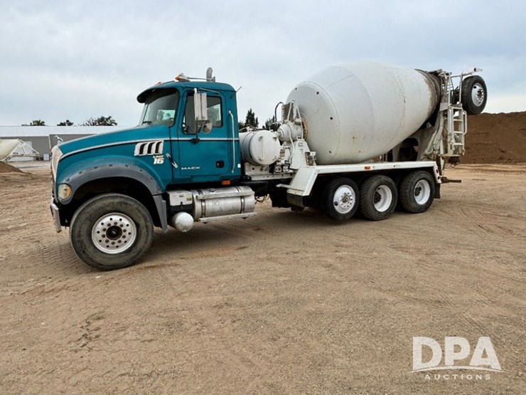 mack-granite-gu713-image-22