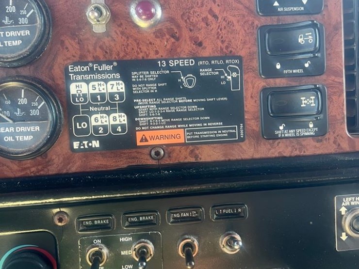 peterbilt-379-image-14