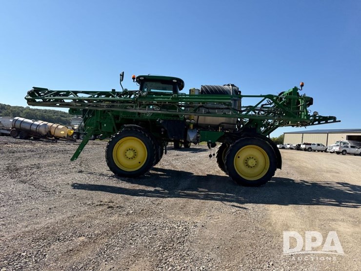 2021-john-deere-r4044-image-30