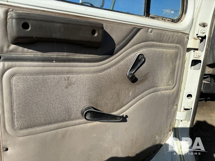 1999-international-4700-image-55