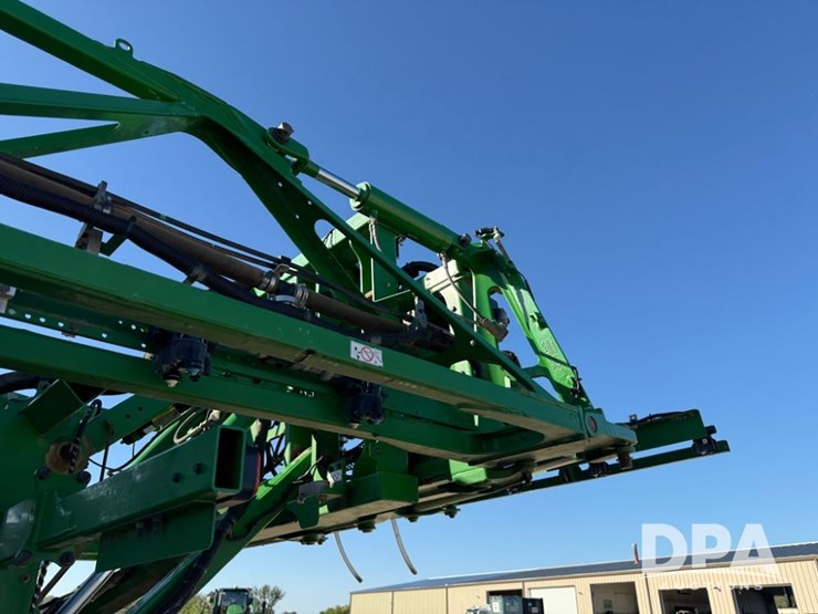 2021-john-deere-r4044-image-72