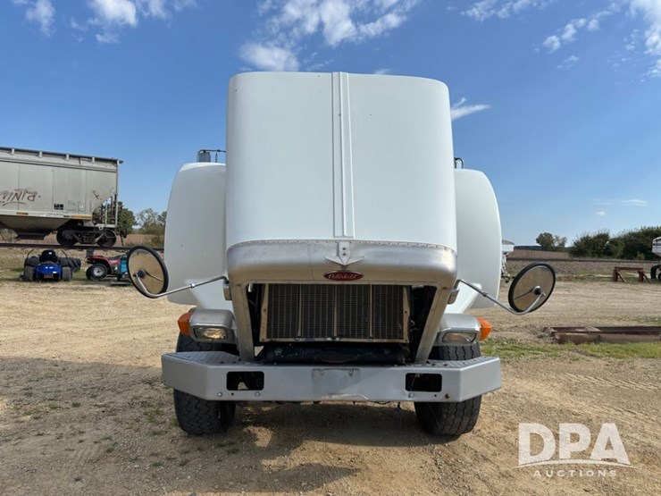 2001-peterbilt-357-image-24