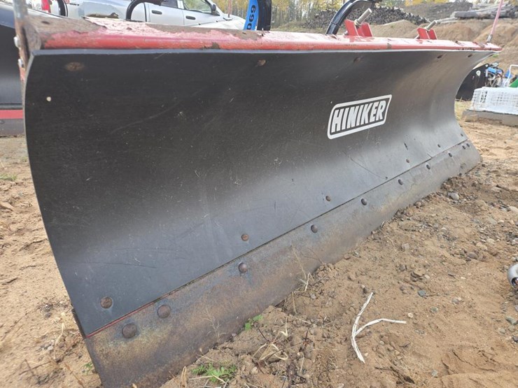 #6905-•-approx.-90"-hiniker-4-way-snow-plow-w/lights-image-7