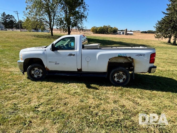 2012-chevrolet-2500hd-image-10