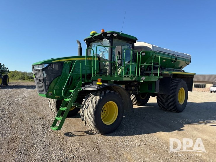 2021-john-deere-f4365-image-31