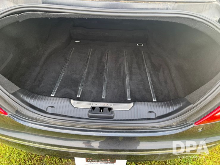 2012-jaguar-xj-sedan-(lld1443)-image-7