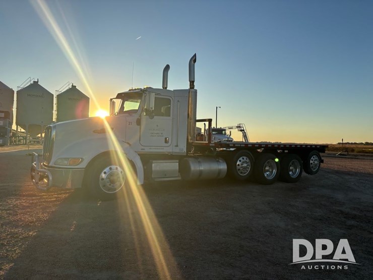 2008-peterbilt-386-image-17