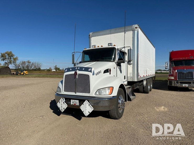 2014-kenworth-t370-image-2