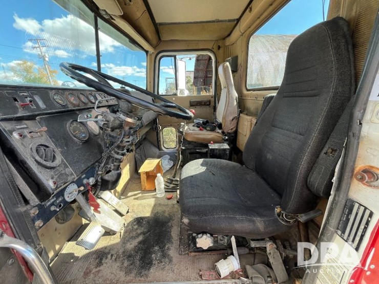 1984-international-transtar-4300-image-37
