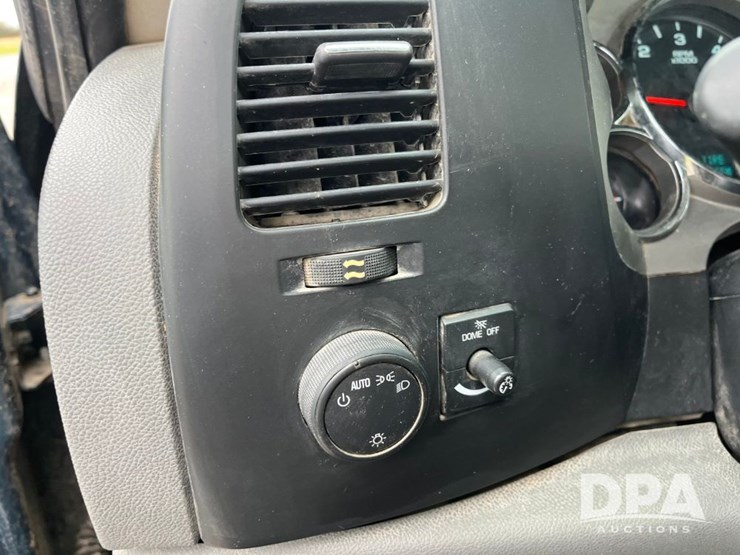 2011-chevrolet-2500hd-image-50
