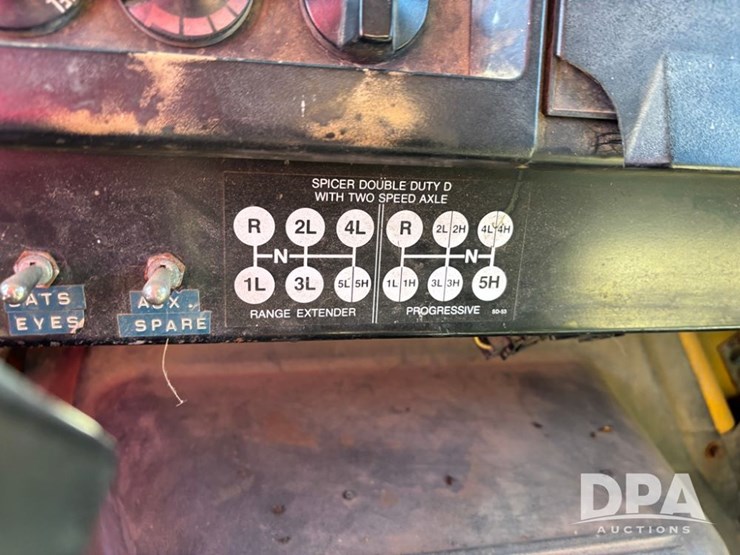 1990-international-4700-image-55