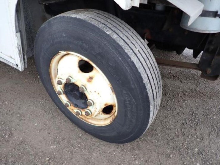 2013-freightliner-mt55-image-37