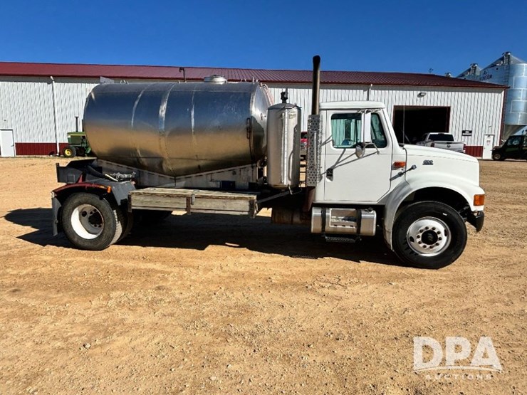 1999-ihc-4700-liquid-nurse-truck-(gp11652,-unit-126458)-image-4