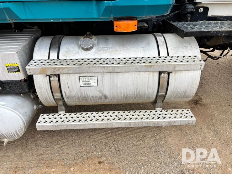 mack-granite-gu713-image-33