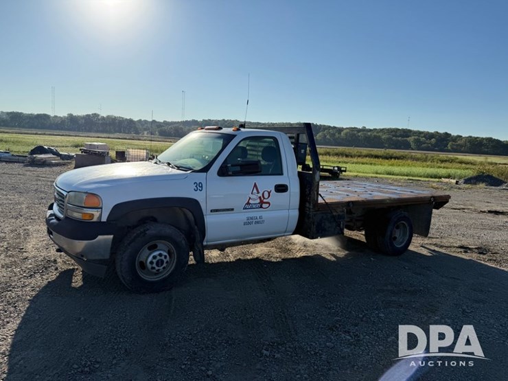 2002-gmc-3500-image-25