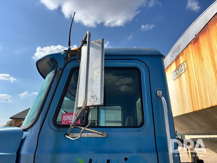 2000-mack-ch613-image-53