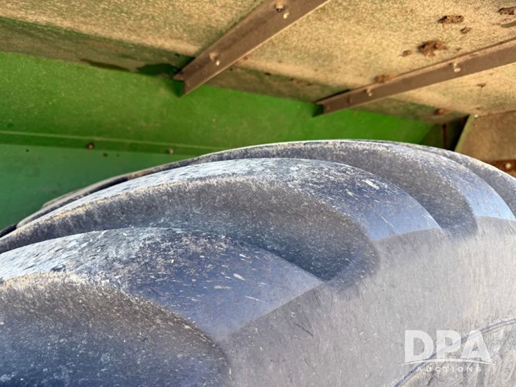 2021-john-deere-f4365-image-54