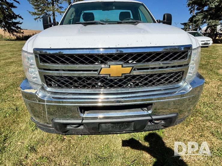 2012-chevrolet-2500hd-image-14