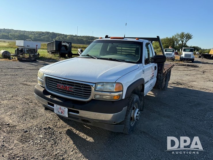 2002-gmc-3500-image-28