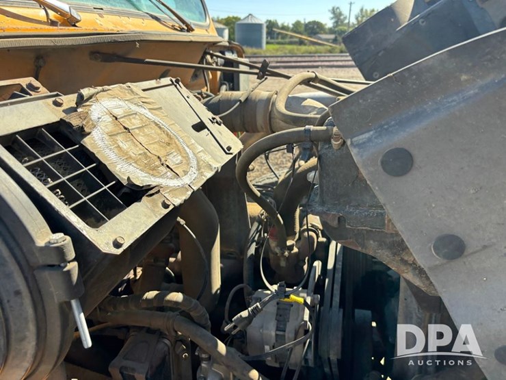 1990-international-4700-image-27