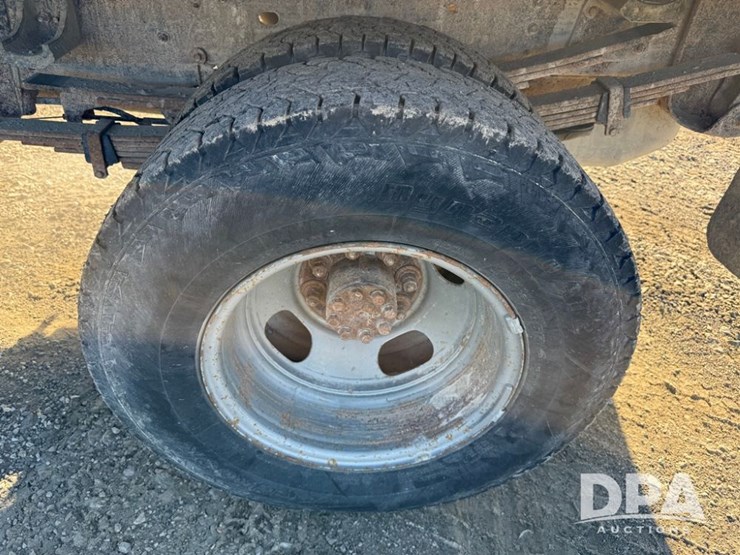 2002-gmc-3500-image-43