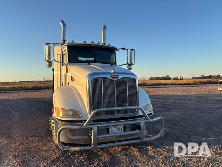 2008-peterbilt-386-image-21