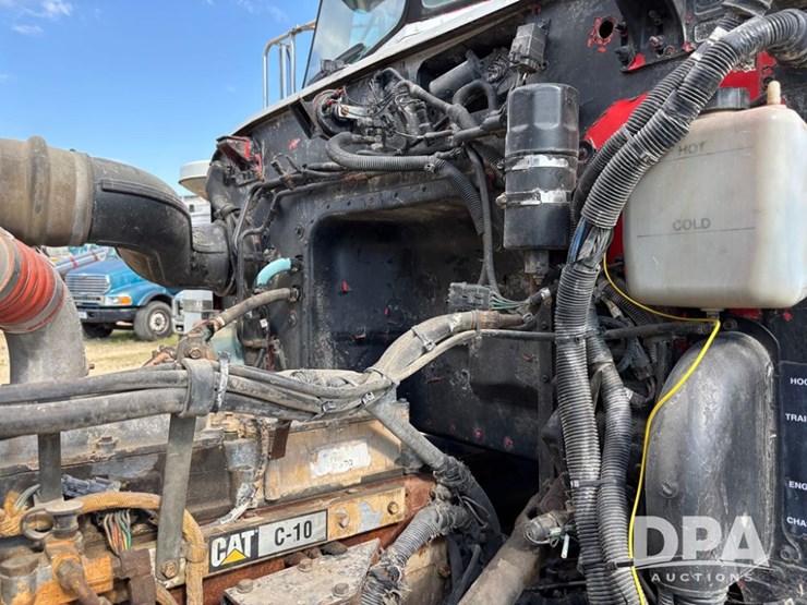 2001-peterbilt-357-image-38