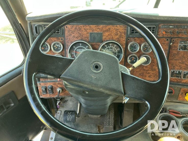 2002-kenworth-t800-image-50