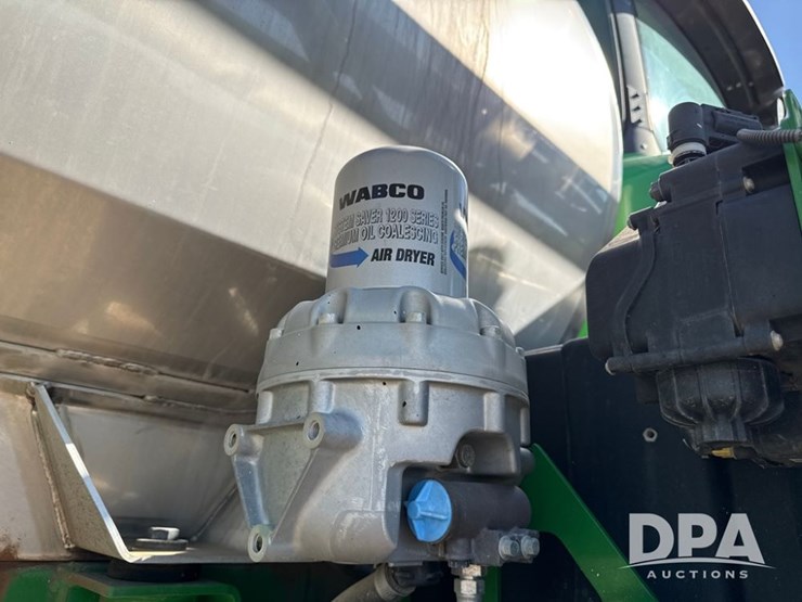 2021-john-deere-r4044-image-111