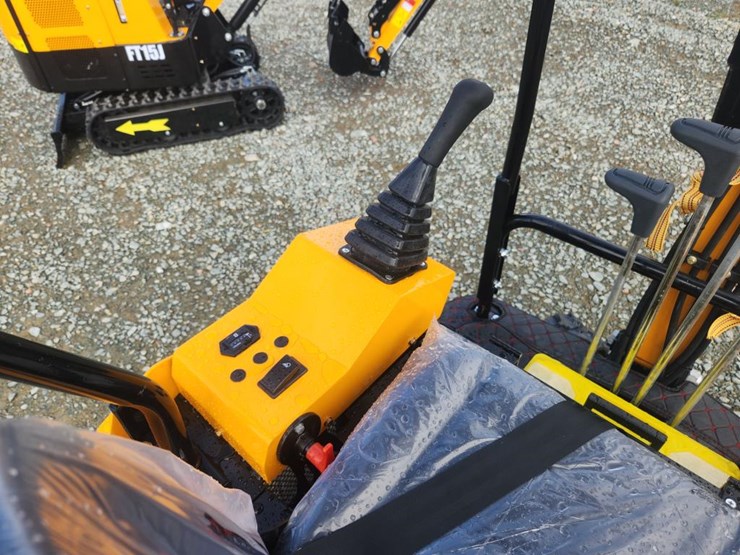 #6453-•-unused-future-ft15j-mini-excavator-image-16