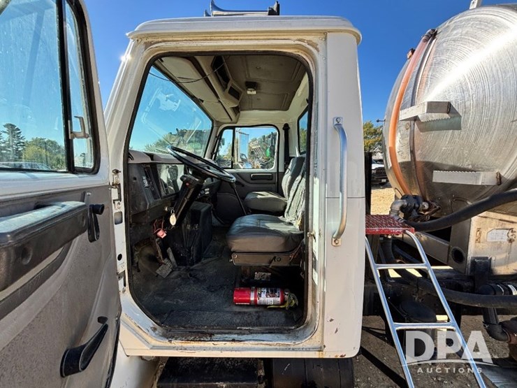 1999-ihc-4700-liquid-nurse-truck-(gp11652,-unit-126458)-image-73