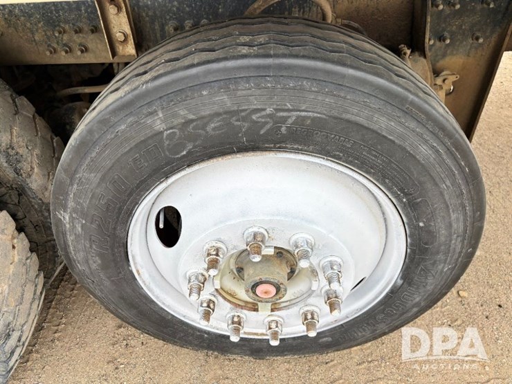mack-granite-gu713-image-82