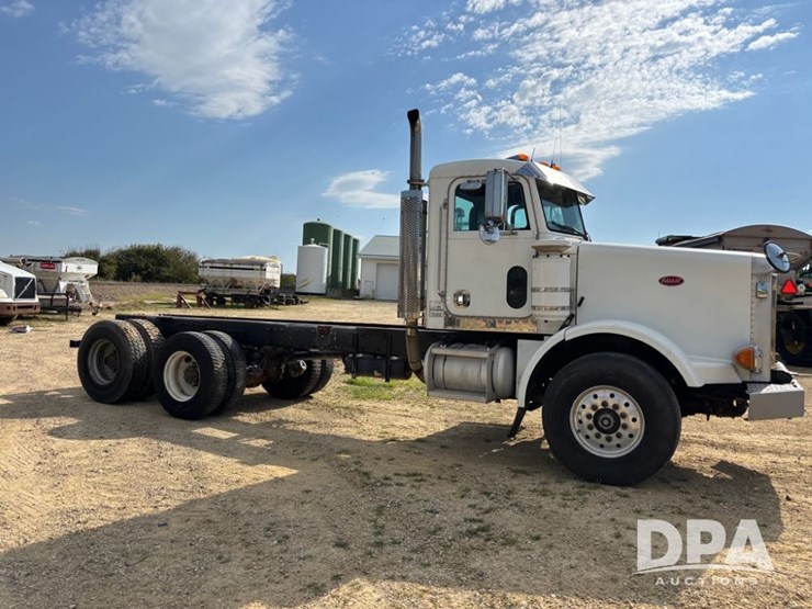 2001-peterbilt-357-image-7
