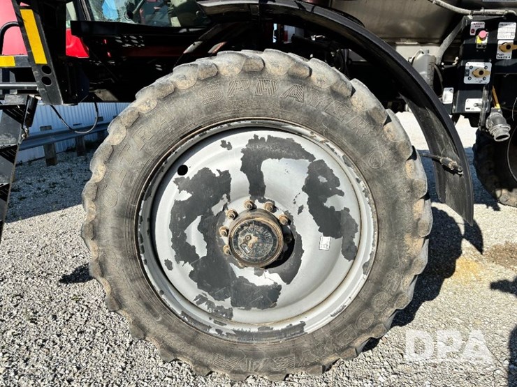 2015-case-ih-patriot-4440-image-29