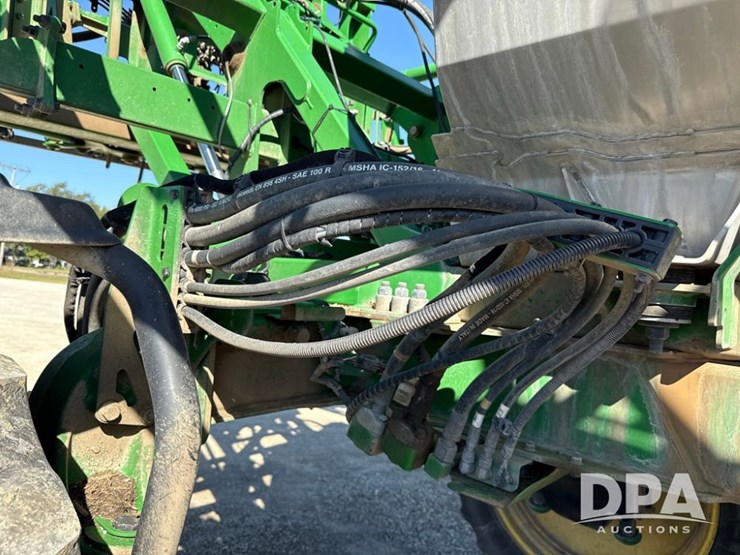 2021-john-deere-r4044-image-110
