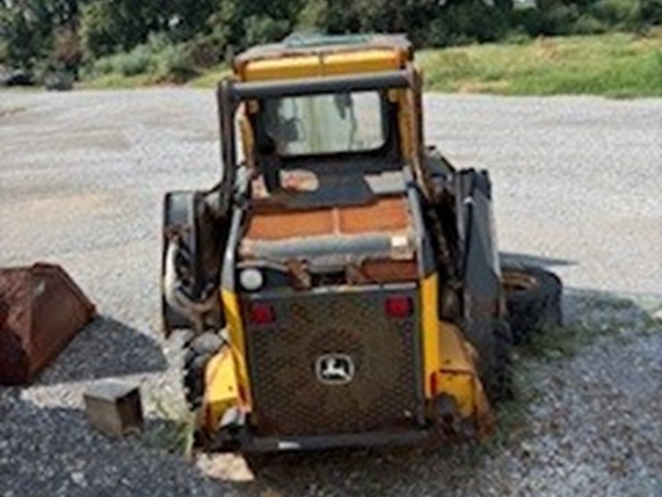 2020-deere-324g-image-2