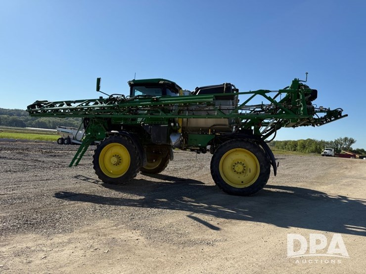 2022-john-deere-412r-image-28