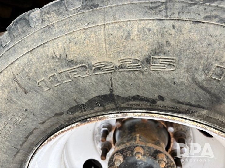 mack-granite-gu713-image-53