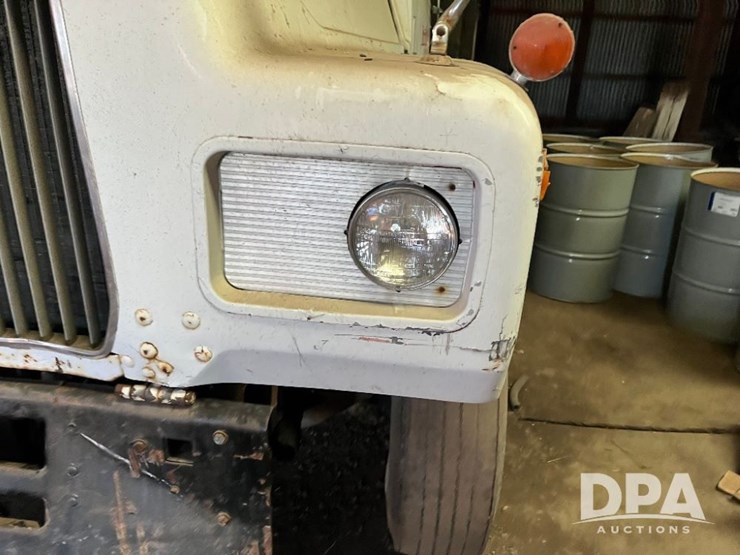 1977-mack-r600-image-15