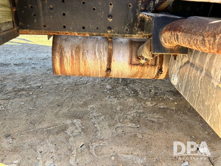 1999-ihc-4700-liquid-nurse-truck-(gp11652,-unit-126458)-image-45