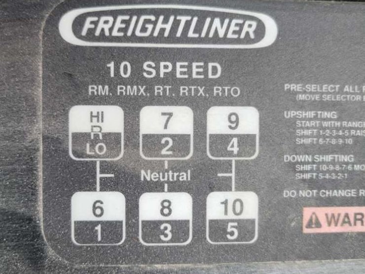 2003-freightliner-columbia-120-image-7