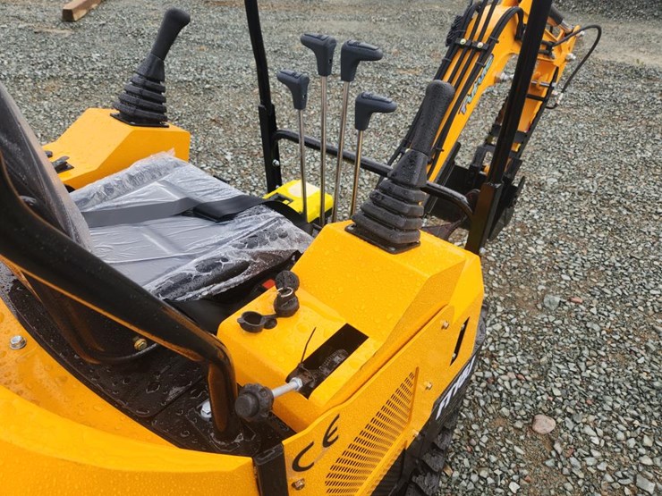 #6452-•-unused-future-ft15j-mini-excavator-image-15