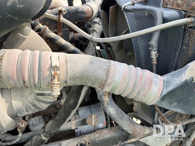 2001-ihc-9100-truck-(jn2647,-unit-32347)-image-76