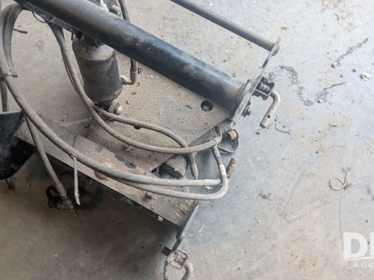 john-deere-x585-image-7