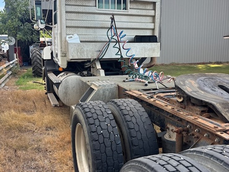 1999-mack-ch613-image-3