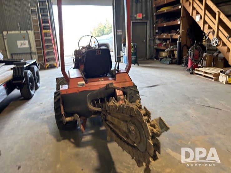 ditch-witch-2200-image-4