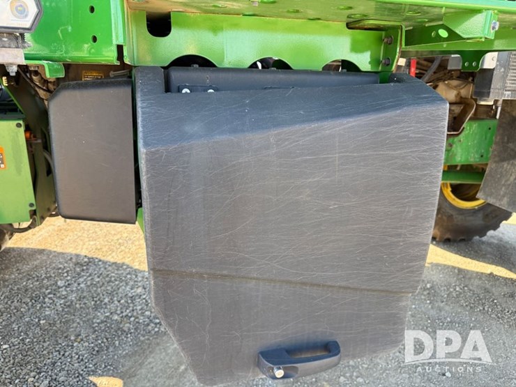 2023-john-deere-800r-image-97