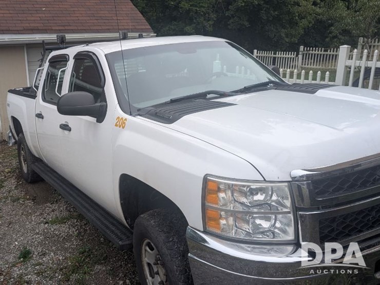 2013-chevrolet-silverado-image-3