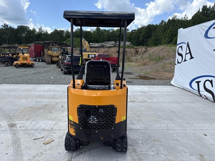 #6452-•-unused-future-ft15j-mini-excavator-image-4