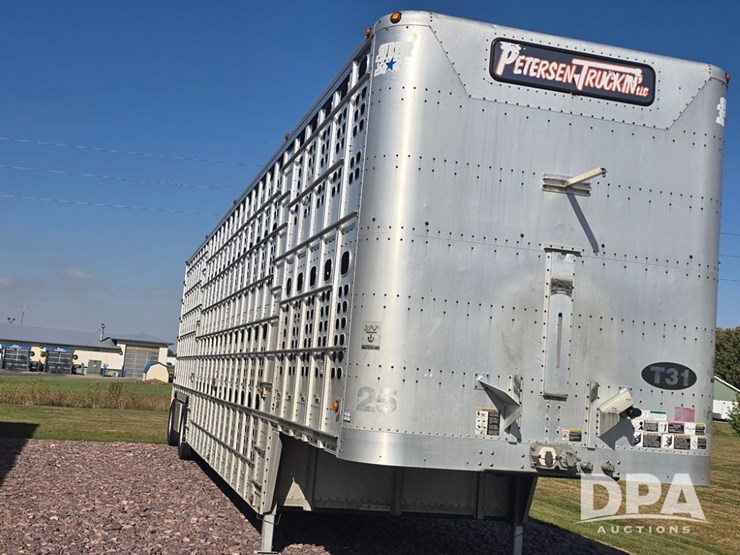 2006-wilson-livestock-trailer-image-13